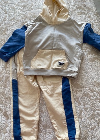 Gri Kapüşonlu ve Fermuarlı Erkek Eşofman Takımı - Görsel 2