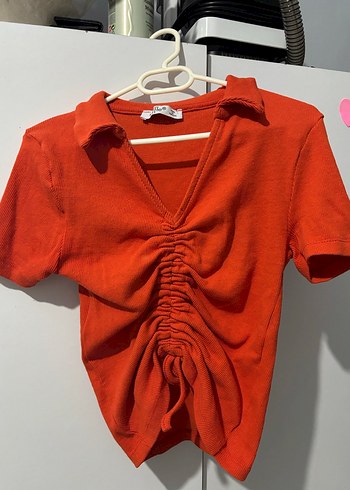 Kısa Kollu Kırmızı V Yaka Triko Bluz - Görsel 2