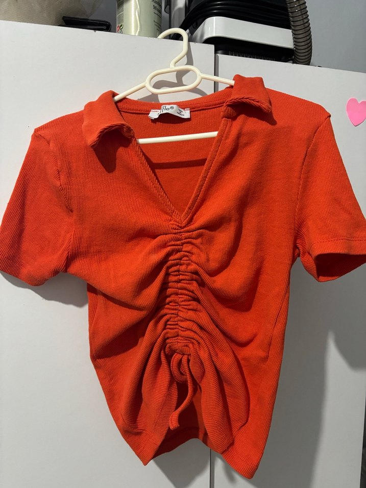 Kısa Kollu Kırmızı V Yaka Triko Bluz - Görsel 2