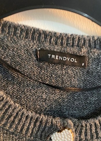 Gri Düğmeli Kadın Hırka - Görsel 3