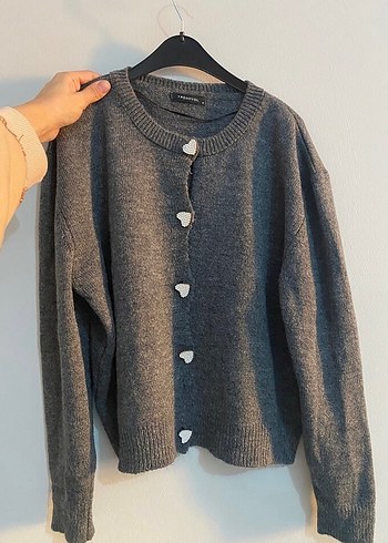 Gri Düğmeli Kadın Hırka - Görsel 2