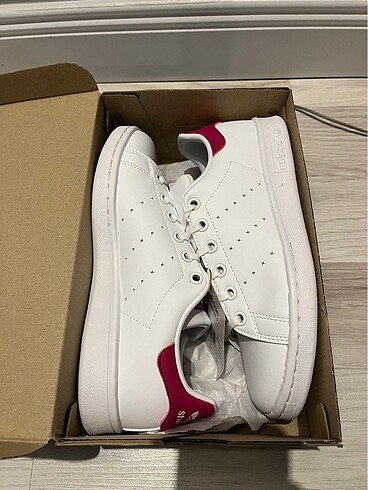 ADİDAS STAN SMITH