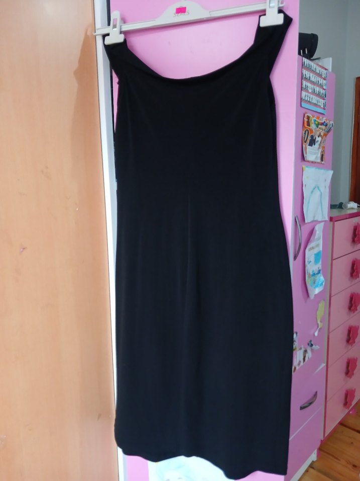 Siyah düşük omuz elbise - Görsel 2