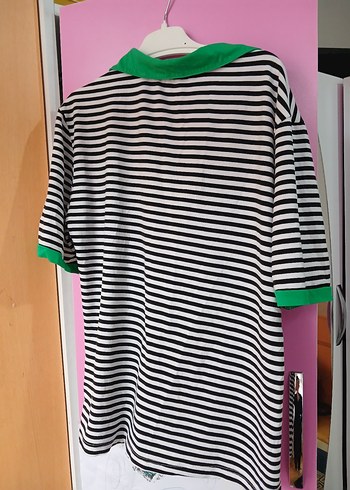 Yeşil Yakalı Çizgili tişört - Görsel 2