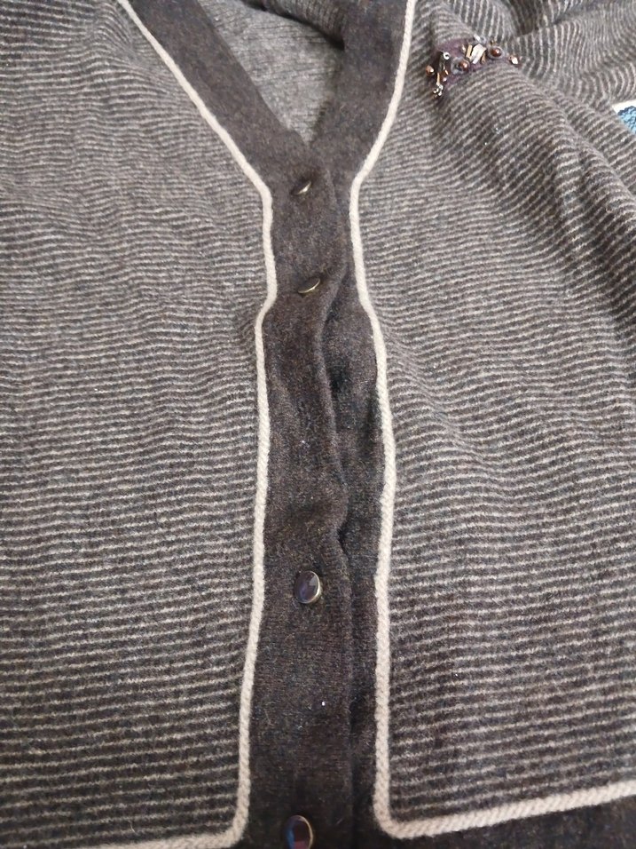 Düğmeli Kahverengi Yün Kadın Hırka - Görsel 4