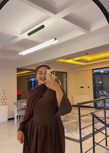 Kadın Kahverengi Uzun hijabi