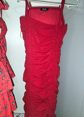 Kırmızı büzgülü elbise 