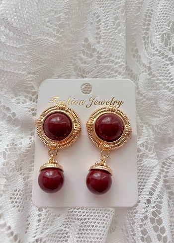 Diğer Gold bordo taşlı sallantılı küpe
