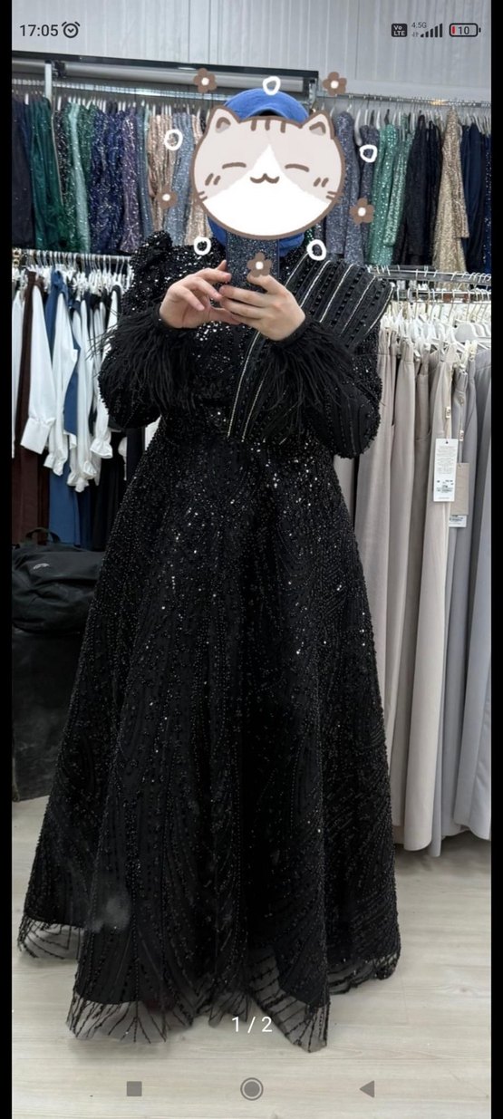 Siyah uzun omuz detaylı tesettür elbise - Görsel 3