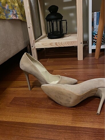 38 Beden ten rengi Renk Ten rengi süet stiletto topuklu ayakkabı