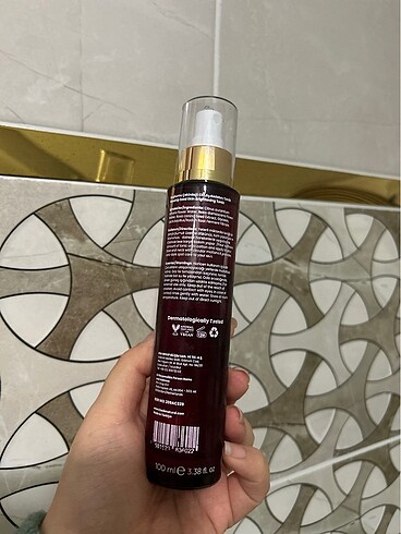 Beden Bade natural lekeli ve gözenekli cilt için tonik