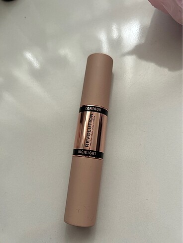 Revolution stick kontür ve aydınlatıcı