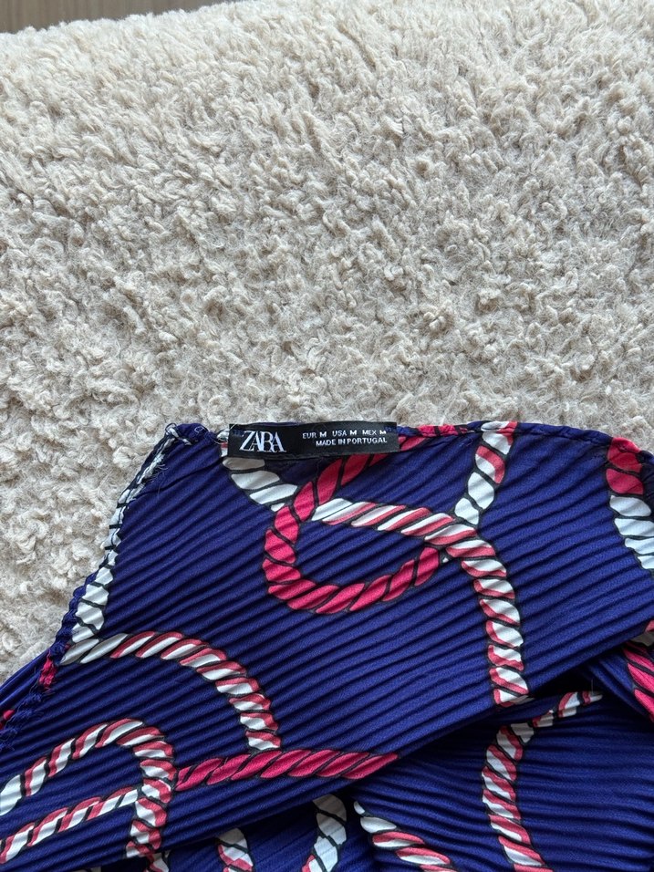 Zara Renkli Pliseli Kadın Fular - Görsel 3