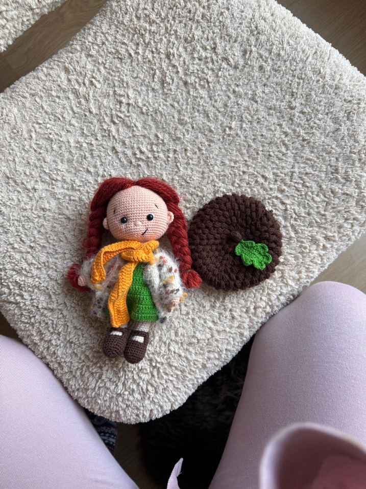 Renkli Örgü Saçlı Kahverengi Bebek - Görsel 5