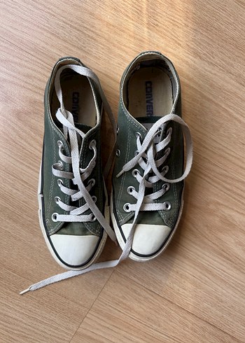 Converse 36,5
