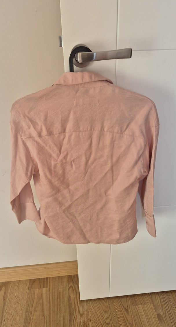 Zara Etiketi Üstünde Pembe V Yaka Kız Çocuk Saten Gömlek - Görsel 2