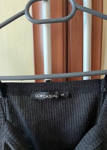 Siyah İnce Askılı Yüksek Yakalı Kadın Atlet - Görsel 2