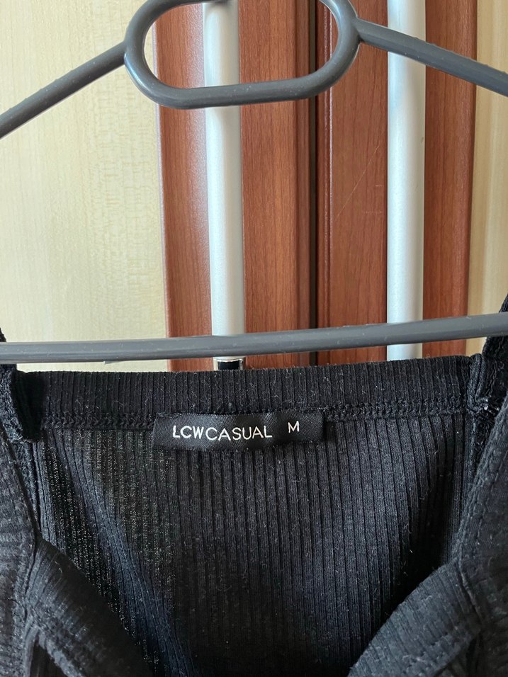 Siyah İnce Askılı Yüksek Yakalı Kadın Atlet - Görsel 2