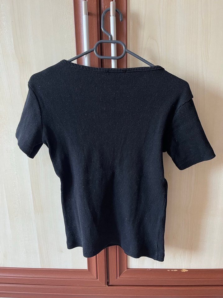 Kısa Kollu Siyah Triko Tişört - Görsel 2