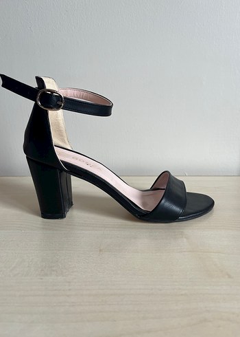 Siyah Topuklu Ayakkabı - Görsel 6