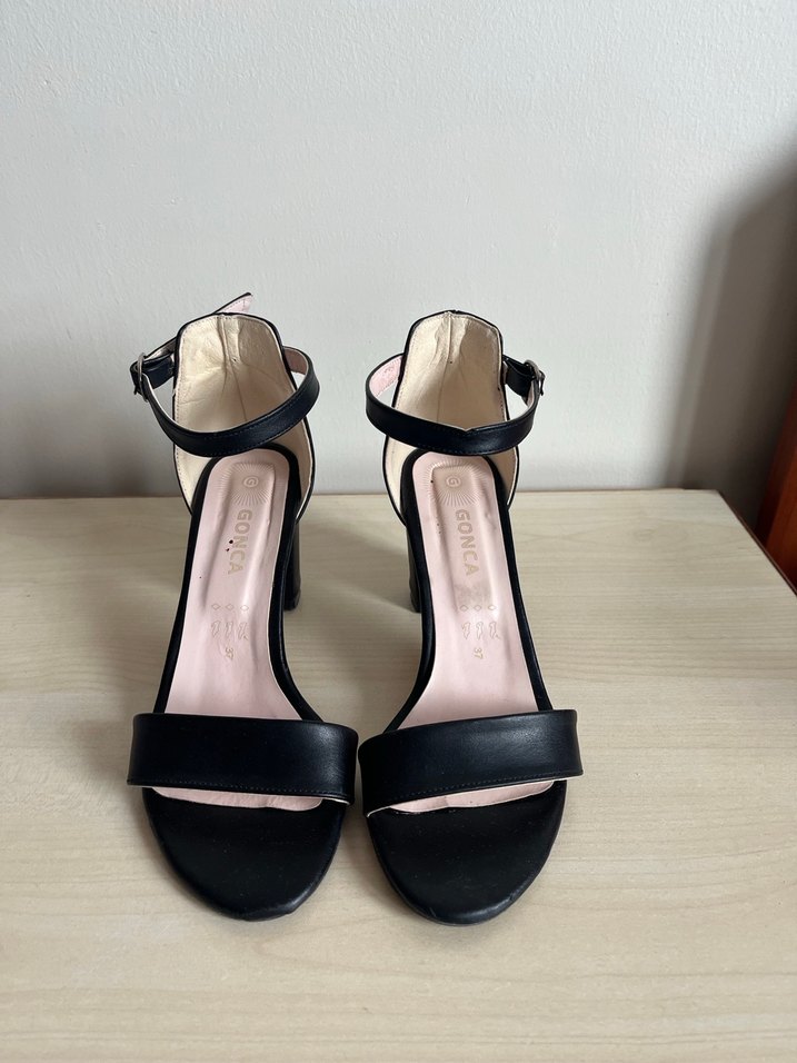 Siyah Topuklu Ayakkabı - Görsel 3