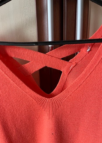 V Yaka Çapraz Sırt Detaylı Nar çiçeği Örgü Kazak - Görsel 4