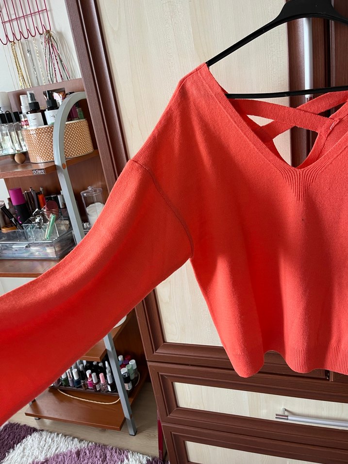 V Yaka Çapraz Sırt Detaylı Nar çiçeği Örgü Kazak - Görsel 3