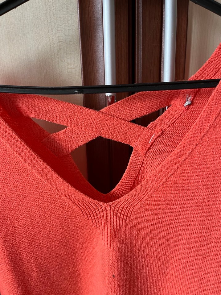 V Yaka Çapraz Sırt Detaylı Nar çiçeği Örgü Kazak - Görsel 4