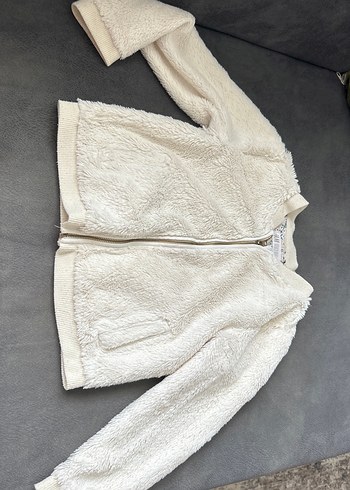 Beyaz Fermuarlı Çocuk Peluş Ceket