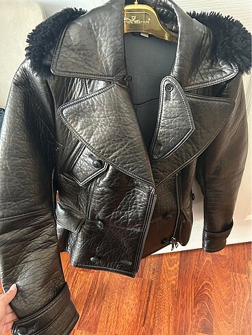 s Beden Burberry deri ceket