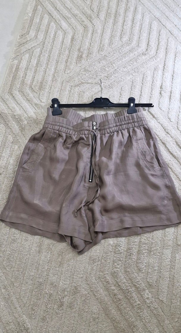 Kadın Gri Kemerli Mini Keten Şort - Görsel 2