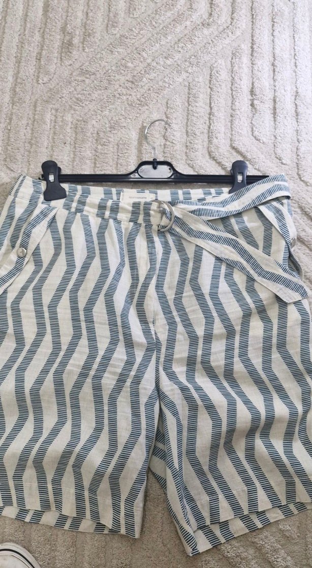 Gri Zebra Desenli Kemerli Kadın Bermuda Şort - Görsel 3