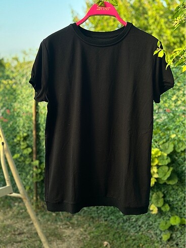 l Beden Tasarım boncuk işlemeli tshirt