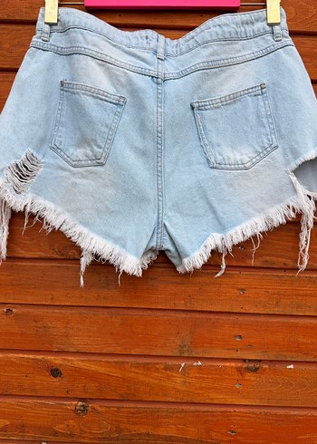 Kadın Pastel Mavi Yırtık Denim Mini Şort - Görsel 4
