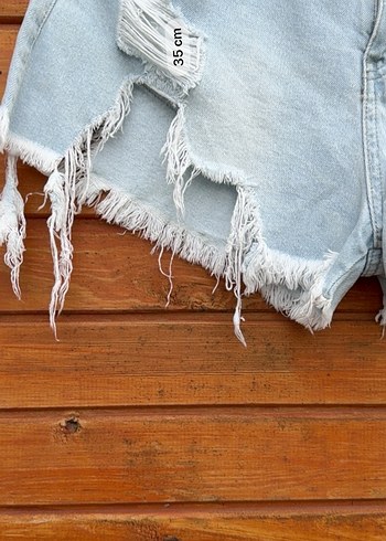 Kadın Pastel Mavi Yırtık Denim Mini Şort - Görsel 6