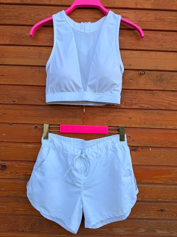 Beyaz Mini Atletik Kadın spor sütyen ve şort takımı - Görsel 2
