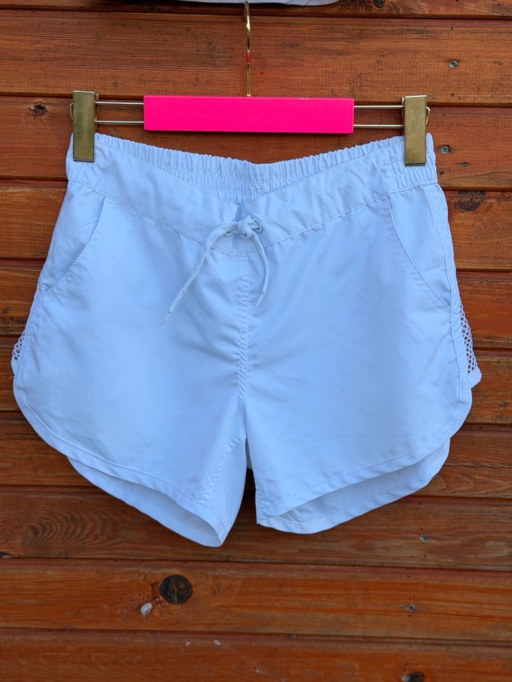 Beyaz Mini Atletik Kadın spor sütyen ve şort takımı - Görsel 4