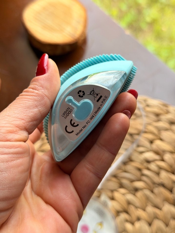 Mavi Renkli Yüz Temizleme Cihazı - Görsel 2