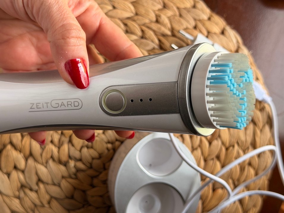 Zetgard Beyaz Gri Yüz Temizleme Cihazı - Görsel 3