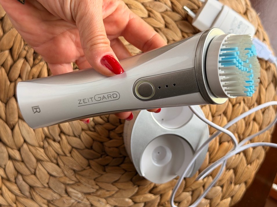 Zetgard Beyaz Gri Yüz Temizleme Cihazı - Görsel 2