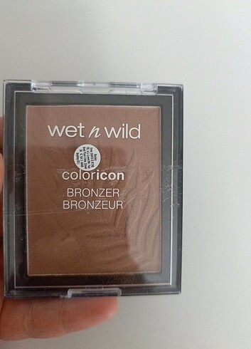 BRONZER