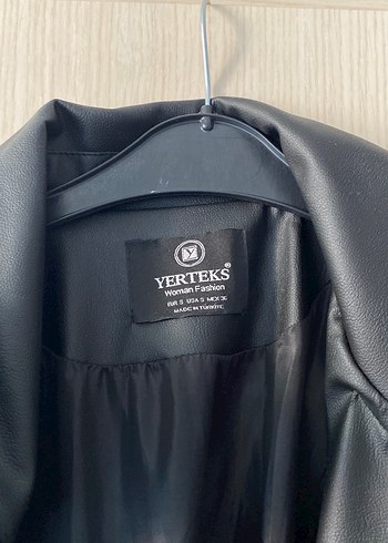 Trendyol & Milla Kemer Detaylı Siyah Kısa Biker Deri Ceket