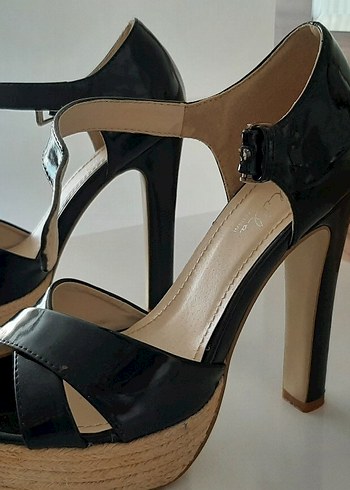 39 Beden Siyah Platform Topuklu Kadın Sandalet