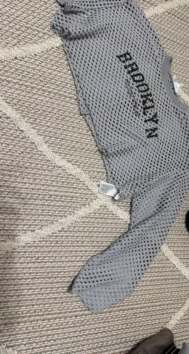 Gri Crop Delikli Üst - Görsel 2