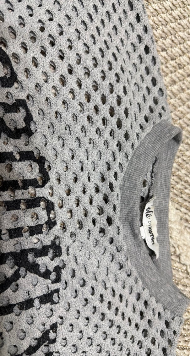 Gri Crop Delikli Üst - Görsel 3