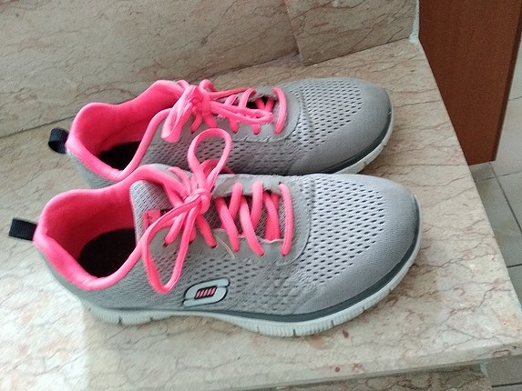 Skechers spor ayakkabı