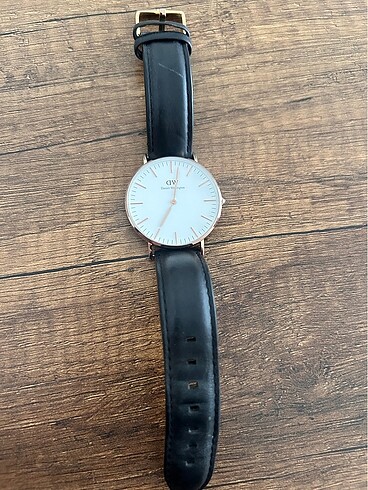 Daniel wellington saat