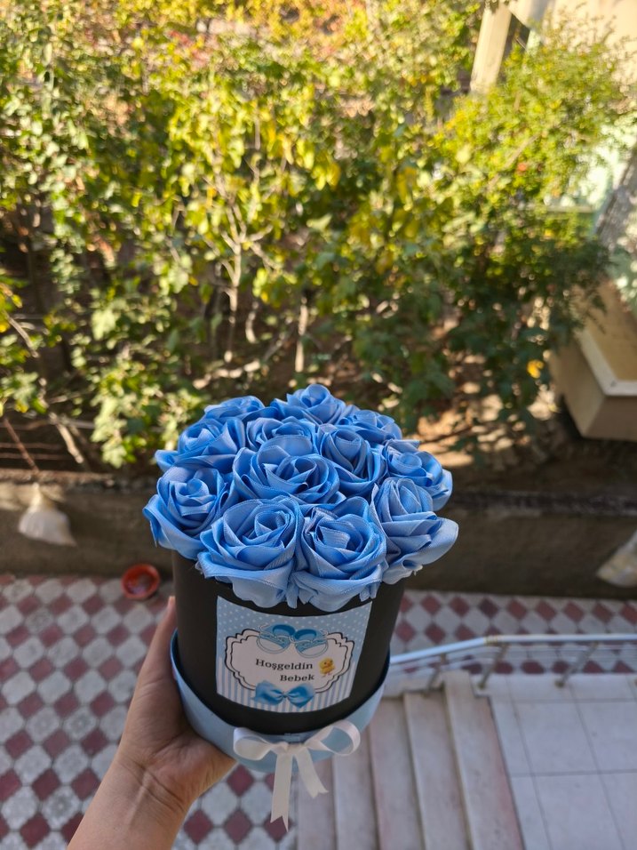 Mavi Gül Desenli Dekoratif Vazo - Görsel 4