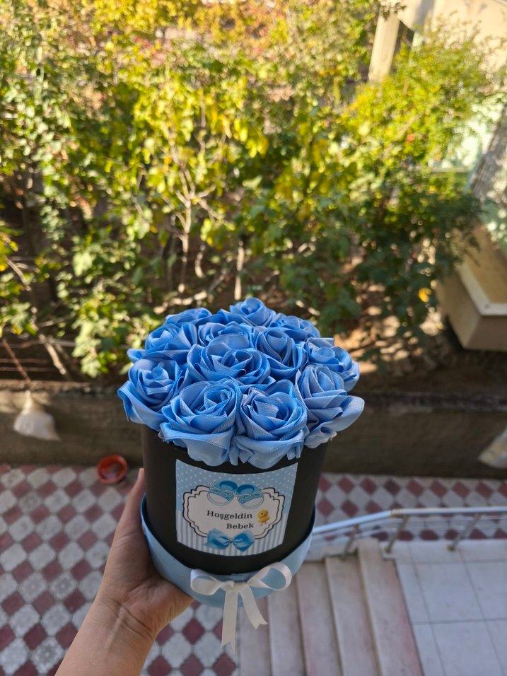 Mavi Gül Desenli Dekoratif Vazo - Görsel 2