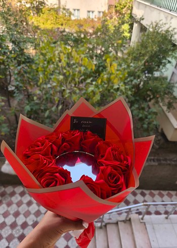 Kırmızı Güllerden Renkli Buket - Görsel 2